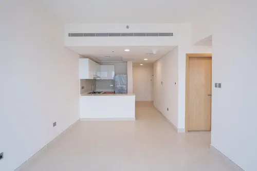 2 Bedrooms Apartment in Radiant Square