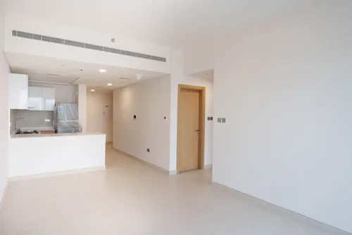 2 Bedrooms Apartment in Radiant Square