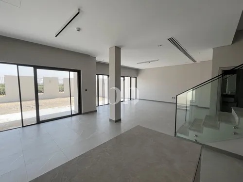 4 Bedrooms Townhouse in MAG Eye