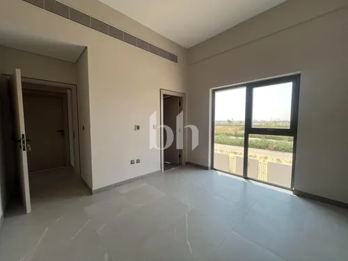 4 Bedrooms Townhouse in MAG Eye