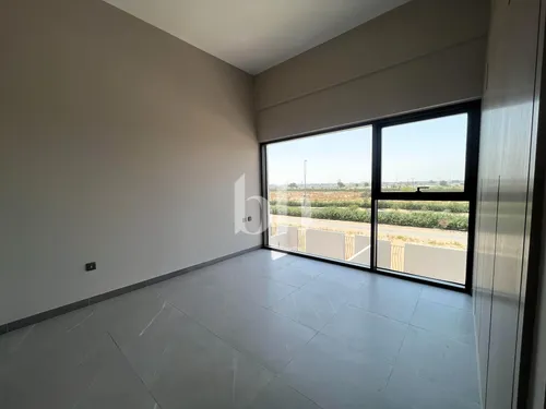 4 Bedrooms Townhouse in MAG Eye