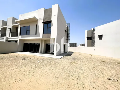 Single Row | Landscaped | Exclusive | Modern
