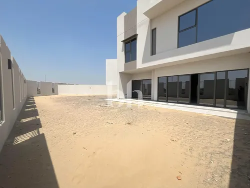 4 Bedrooms Townhouse in MAG Eye