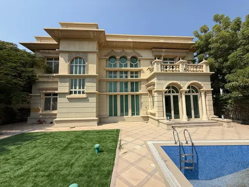 4 Bedrooms Villa in Garden Hall