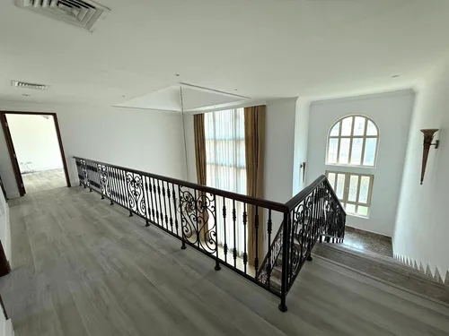 4 Bedrooms Villa in Garden Hall