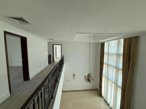 4 Bedrooms Villa in Garden Hall