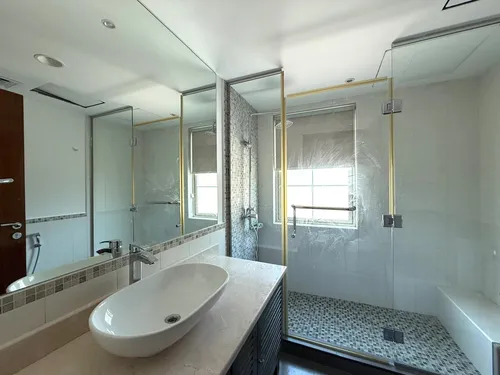 4 Bedrooms Villa in Garden Hall