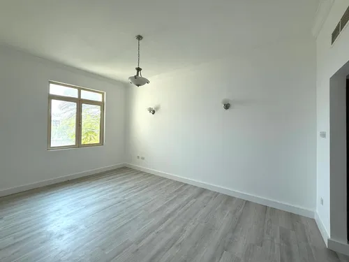 4 Bedrooms Villa in Garden Hall