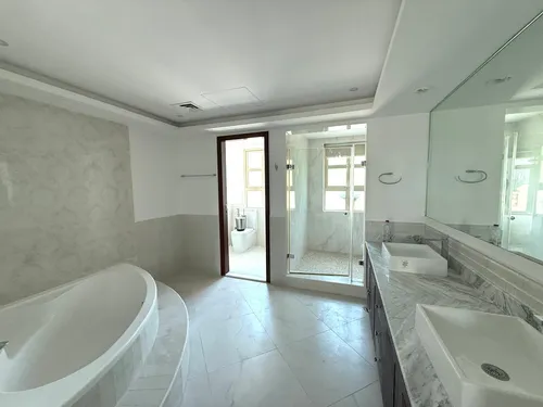 4 Bedrooms Villa in Garden Hall