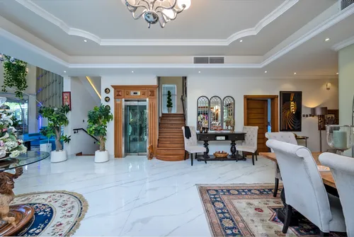 4 Bedrooms Villa in The Centro