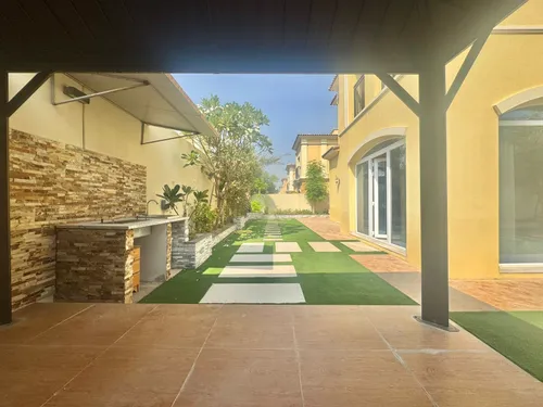 4 Bedrooms Villa in La Quinta, Villanova