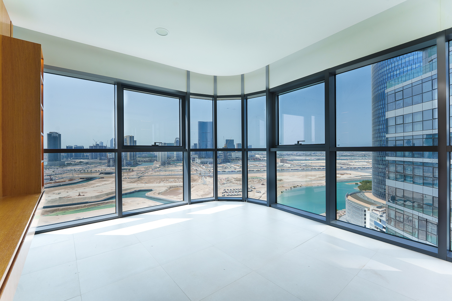 2 Bedrooms Apartment in Radiant Square