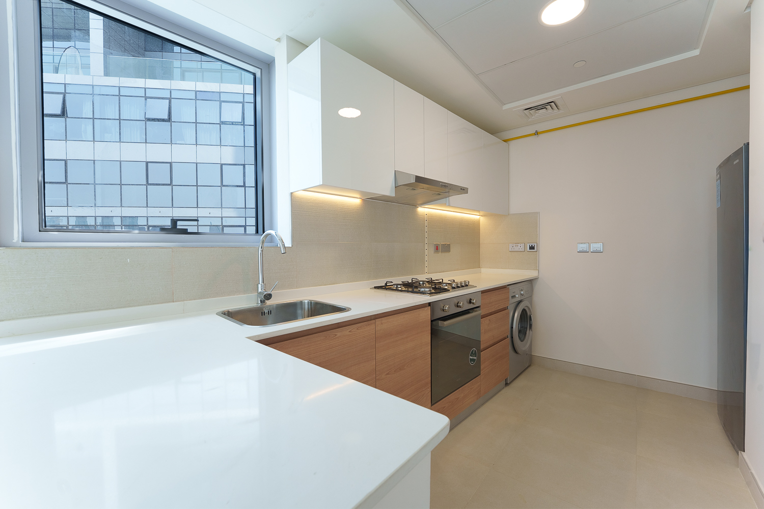 2 Bedrooms Apartment in Radiant Square