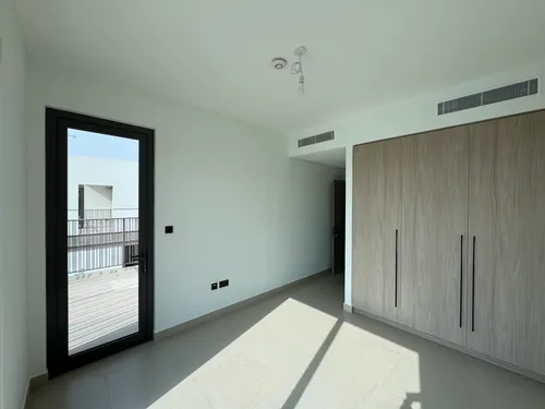 4 Bedrooms Townhouse in Aura Gardens B