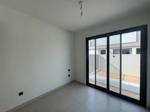 4 Bedrooms Townhouse in Aura Gardens B