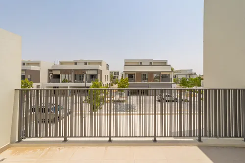 3 Bedrooms Townhouse in Aura Gardens B
