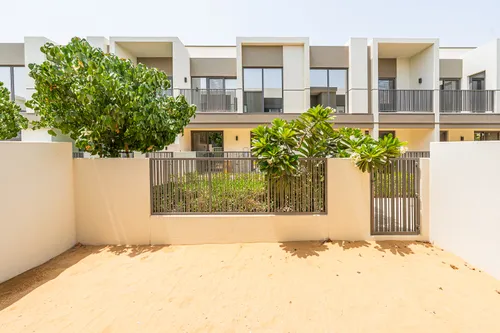 3 Bedrooms Townhouse in Aura Gardens B