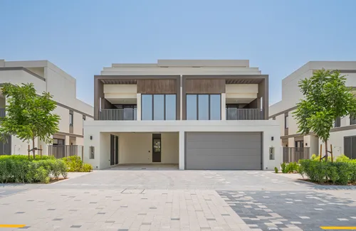 4 Bedrooms Townhouse in Aura Gardens B