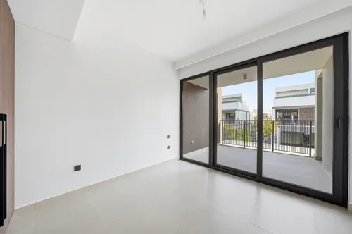 4 Bedrooms Townhouse in Aura Gardens B