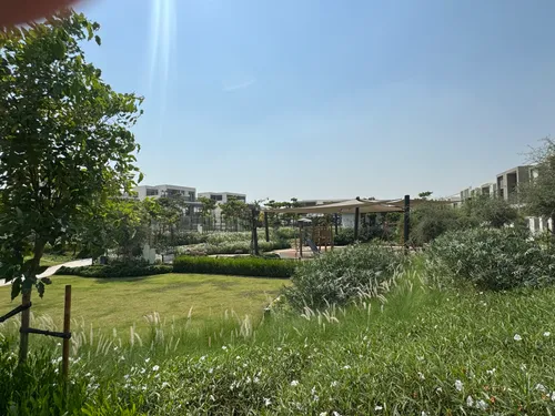 4 Bedrooms Townhouse in Aura Gardens B