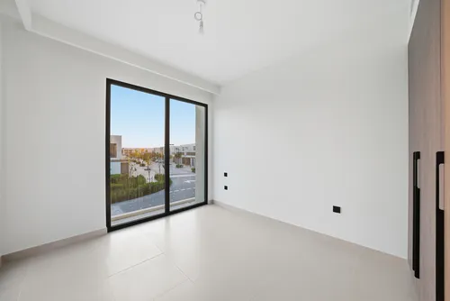 4 Bedrooms Townhouse in Aura Gardens B