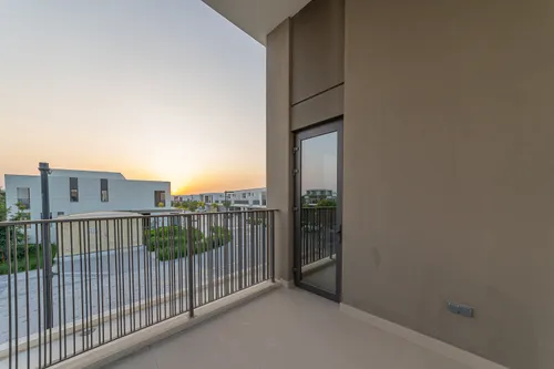 4 Bedrooms Townhouse in Aura Gardens B