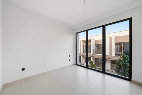 4 Bedrooms Townhouse in Aura Gardens B