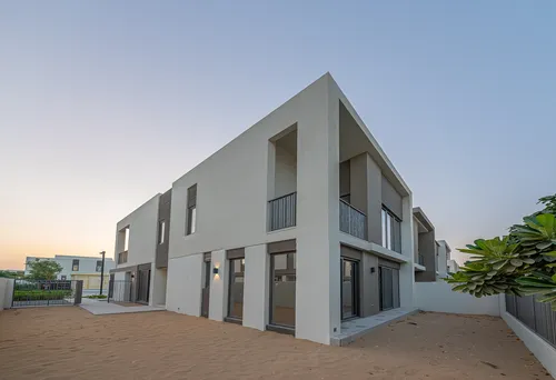 4 Bedrooms Townhouse in Aura Gardens B