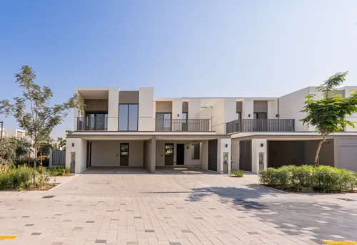 4 Bedrooms Townhouse in Aura Gardens B