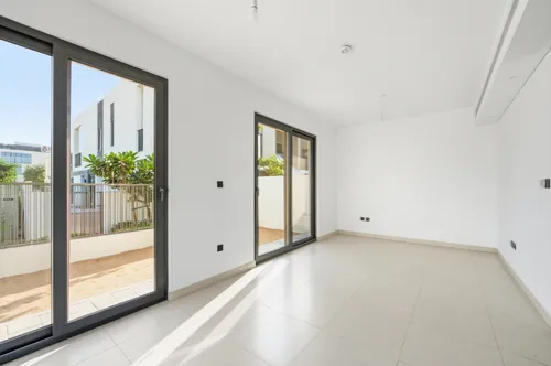 4 Bedrooms Townhouse in Aura Gardens B