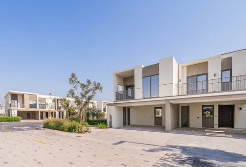 4 Bedrooms Townhouse in Aura Gardens B