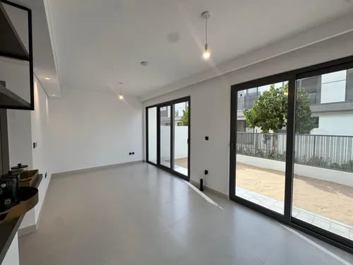 4 Bedrooms Townhouse in Aura Gardens B