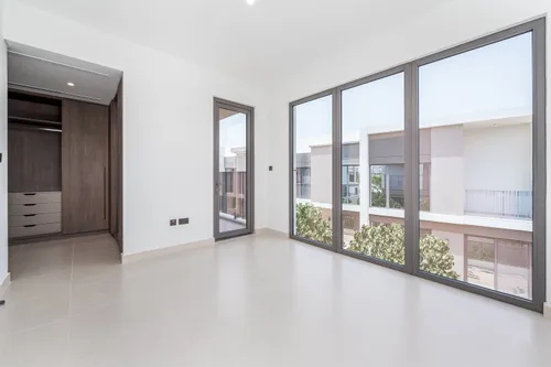 4 Bedrooms Townhouse in Aura Gardens B