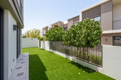 4 Bedrooms Townhouse in Aura Gardens B