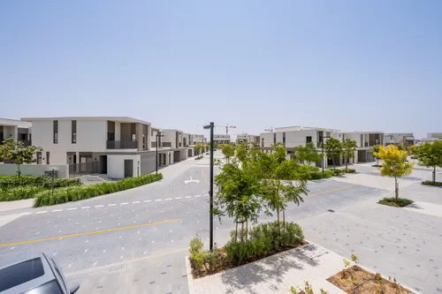 4 Bedrooms Townhouse in Aura Gardens B