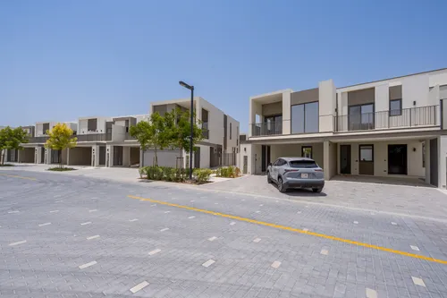 4 Bedrooms Townhouse in Aura Gardens B