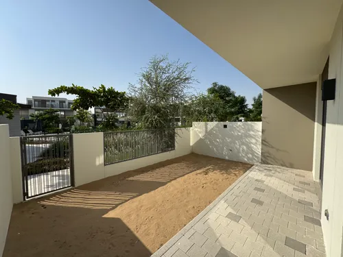 3 Bedrooms Townhouse in Aura Gardens B