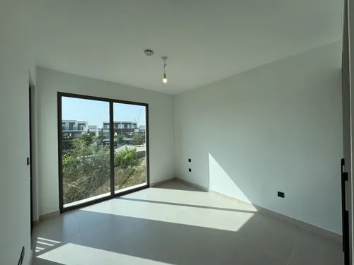 3 Bedrooms Townhouse in Aura Gardens B