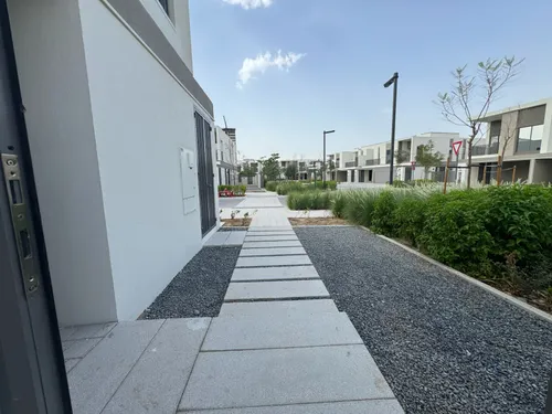 4 Bedrooms Townhouse in Aura Gardens B
