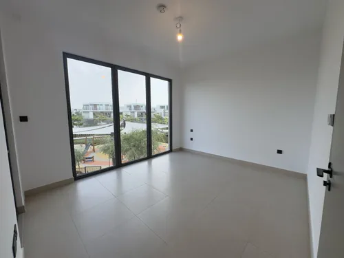 4 Bedrooms Townhouse in Aura Gardens B