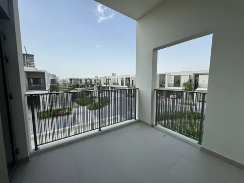 4 Bedrooms Townhouse in Aura Gardens B