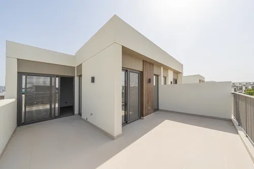 5 Bedrooms Townhouse in Aura Gardens A