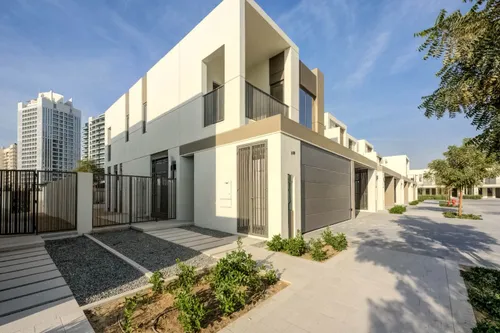 4 Bedrooms Townhouse in Aura Gardens A