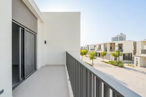 3 Bedrooms Townhouse in Aura Gardens A