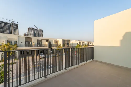 3 Bedrooms Townhouse in Aura Gardens A