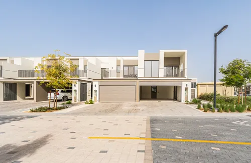 4 Bedrooms Townhouse in Aura Gardens A