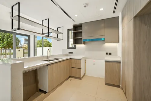 5 Bedrooms Villa in Aura Gardens A