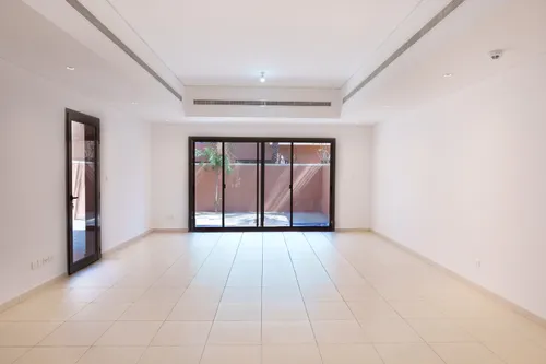 4 Bedrooms Villa in Mangrove Village