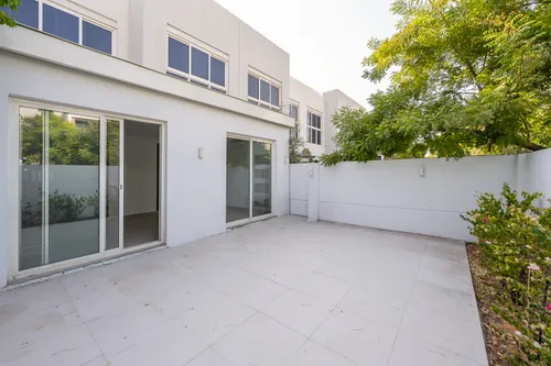 3 Bedrooms Townhouse in Arabella Townhouses 3