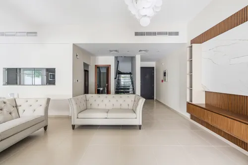3 Bedrooms Townhouse in Arabella Townhouses 3
